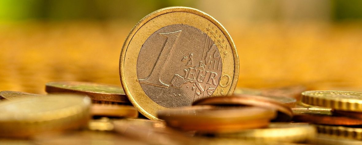 Safari tips to Save Money: Are you looking at all possible tips to book your Uganda safari to save money? Taking a Uganda wildlife safari is adventurous